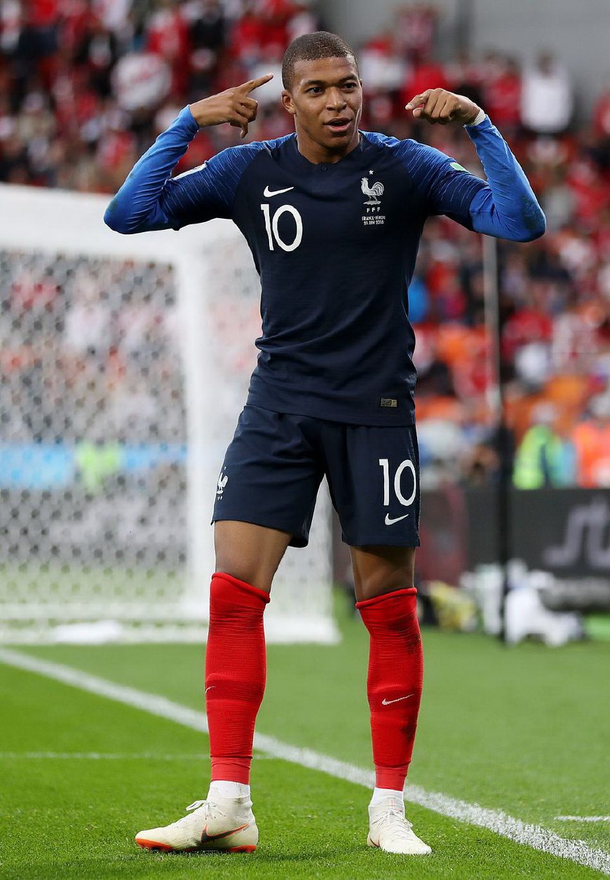 懂球译站｜债务、杠杆和未来：解密巴塞罗那的财政迷宫（懂球译站｜巴塞罗那财务迷阵：债务、杠杆与前景解析）