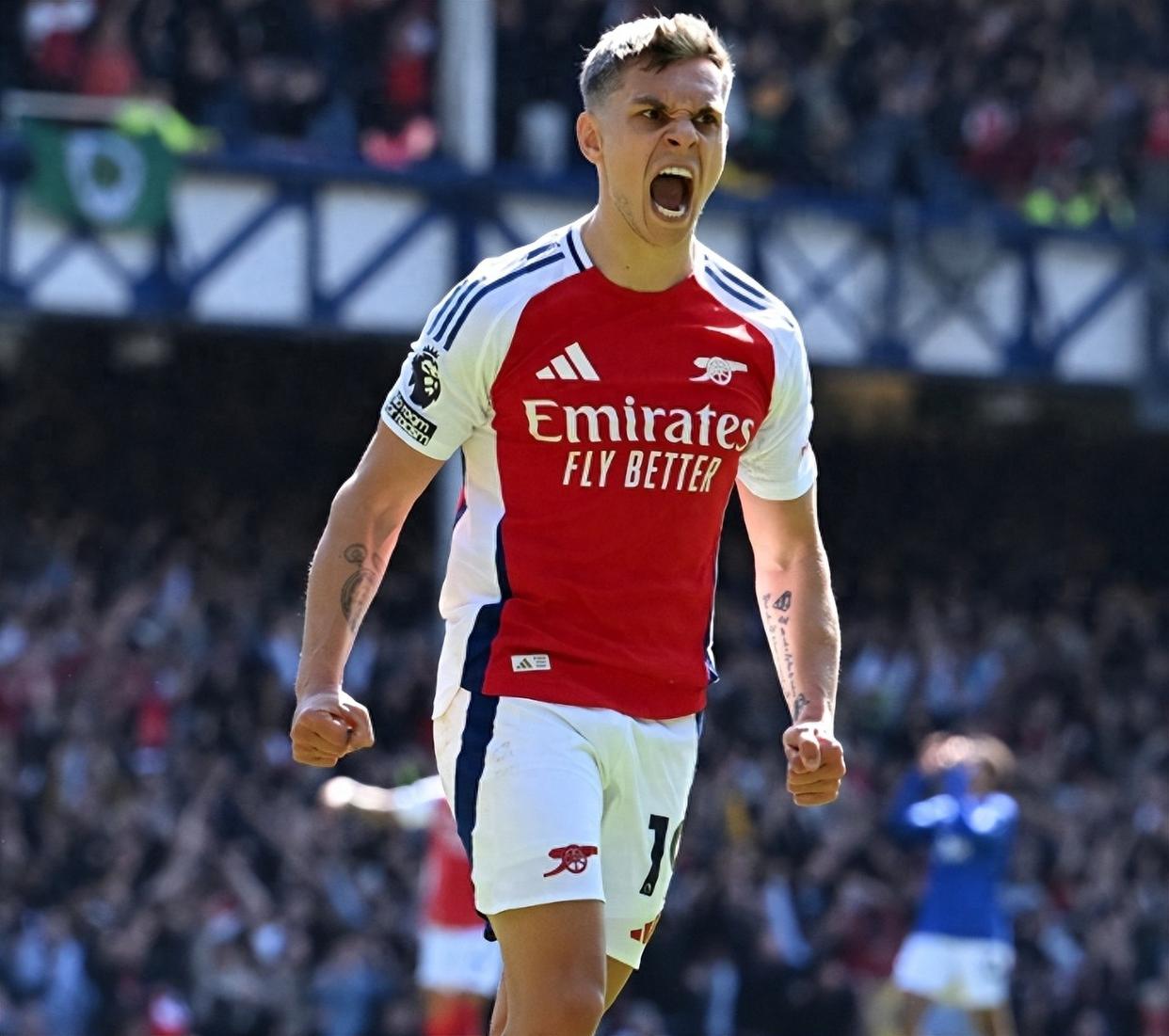 记者：海港抵达武里南，莱昂纳多、加布、李帅、刘若钒伤缺（记者：海港已抵达武里南，莱昂纳多、加布、李帅、刘若钒因伤缺阵）