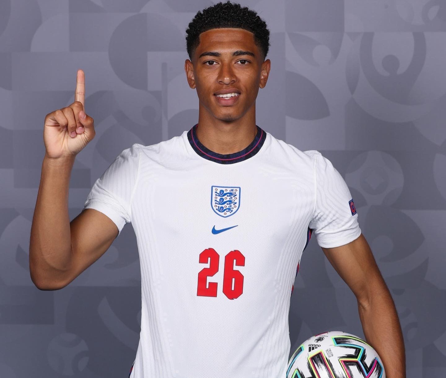 跟队：弗拉霍维奇伤情不乐观，很可能缺阵5-6周甚至更长时间（队内消息：弗拉霍维奇伤势不佳，预计缺阵5-6周甚至更久）