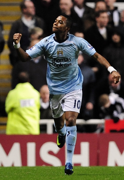 热那亚vs维罗纳：马利诺夫斯基、洛伦佐-科隆博首发，加利亚尔迪尼、焦瓦内出战（热那亚迎战维罗纳：马利诺夫斯基、洛伦佐-科隆博先发，加利亚尔迪尼、焦瓦内出战）