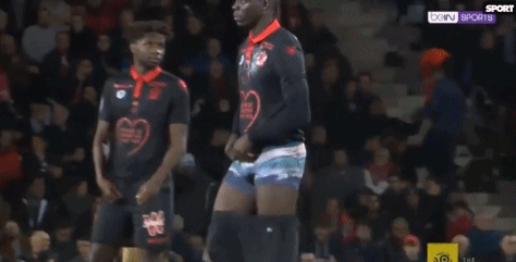 内马尔：输给弗拉门戈遭太多批评，情绪跌至谷底寻求心理帮助（内马尔谈失利：负于弗拉门戈后饱受指责，情绪触底求助心理支持）