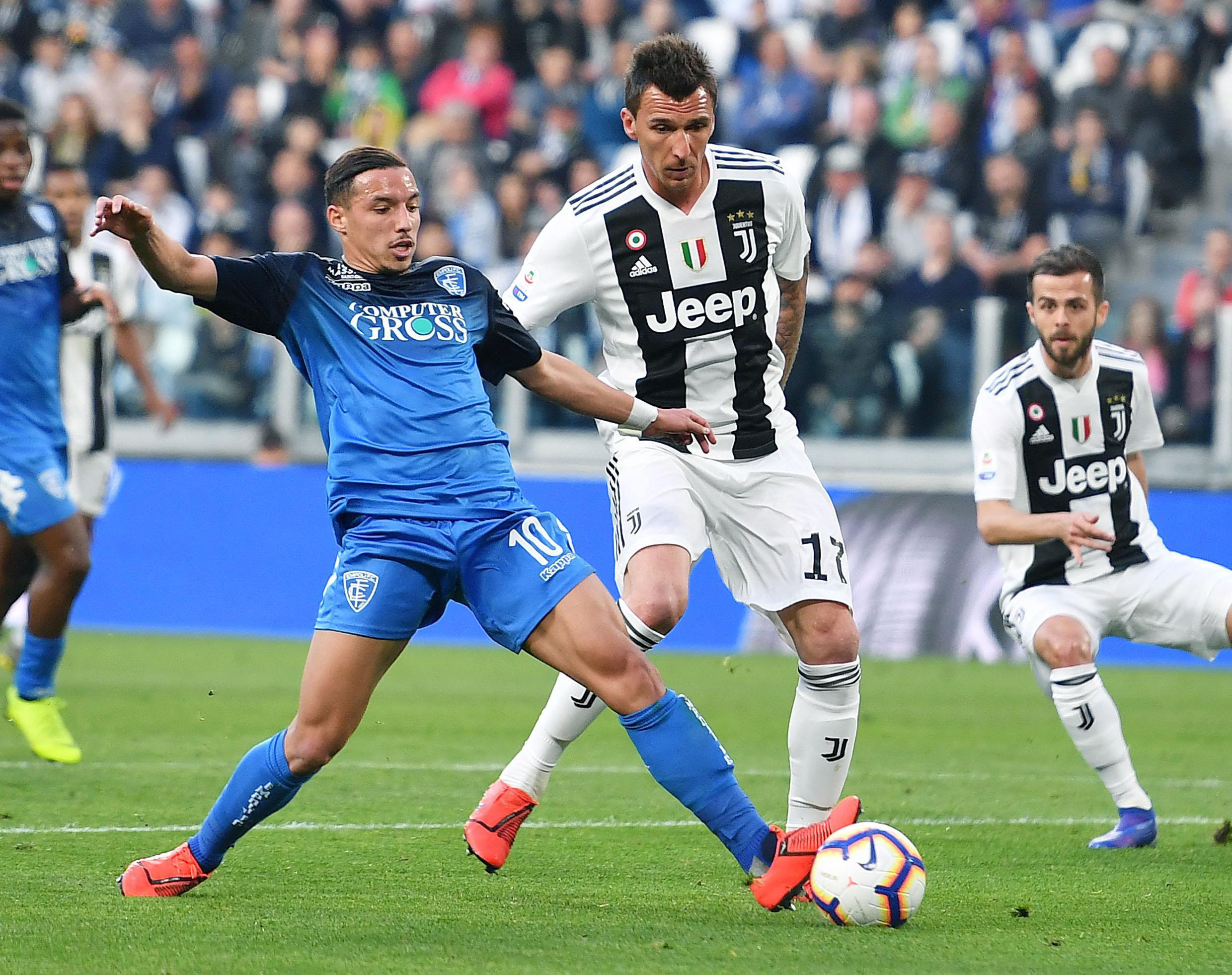 欧冠精彩进球回顾：梅西助攻集锦,（欧冠经典进球盘点：梅西助攻高光瞬间）