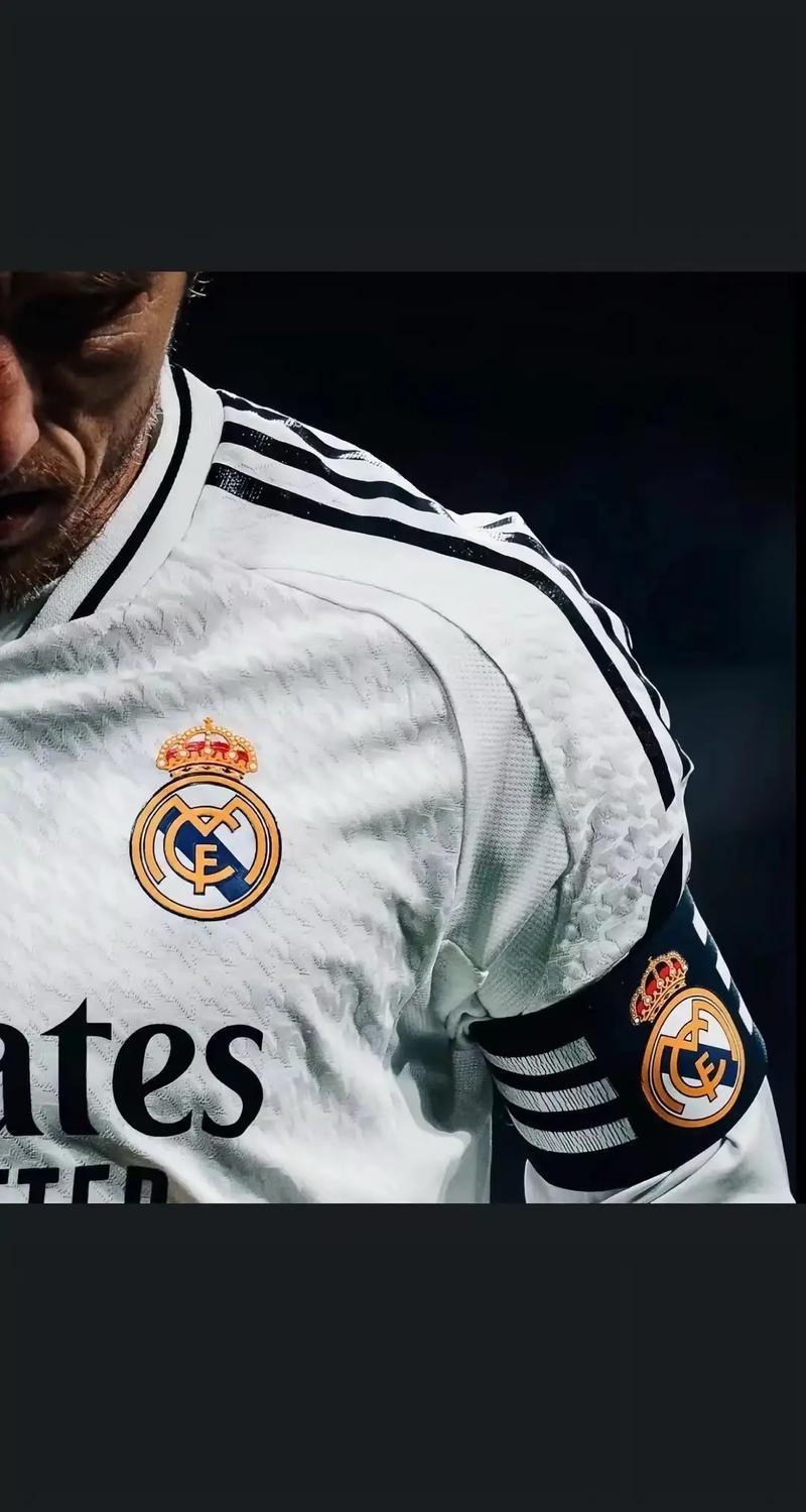 一战封神🔁陈威在#亚冠#第6比赛日多次为上海海港...（陈威神勇爆发：#亚冠#第6比赛日多次神扑护航上海海港）