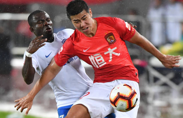 最后连失绝平三分！贺希宁19中9空砍21+8+8 三分6中0（末段连失追平三分！贺希宁19投9中空砍21+8+8，三分6投0中）