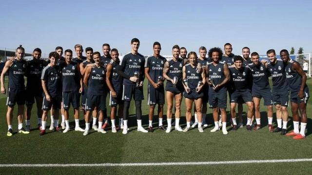 蓝军枪手 天王山之前 先在欧冠褪一层皮吧（天王山前哨 蓝军与枪手先在欧冠掉层皮）