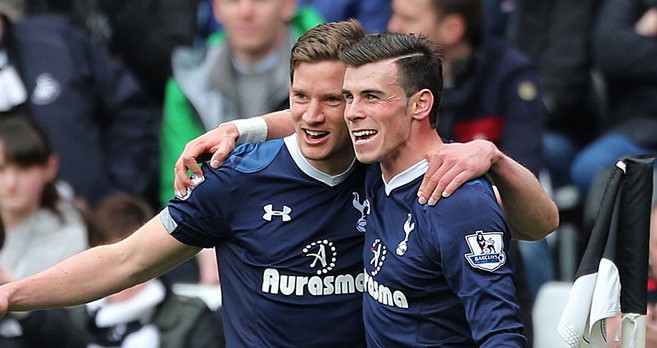 足球国足归化球员表现稳健，获媒体点赞（国足归化球员稳健发挥，获媒体好评）