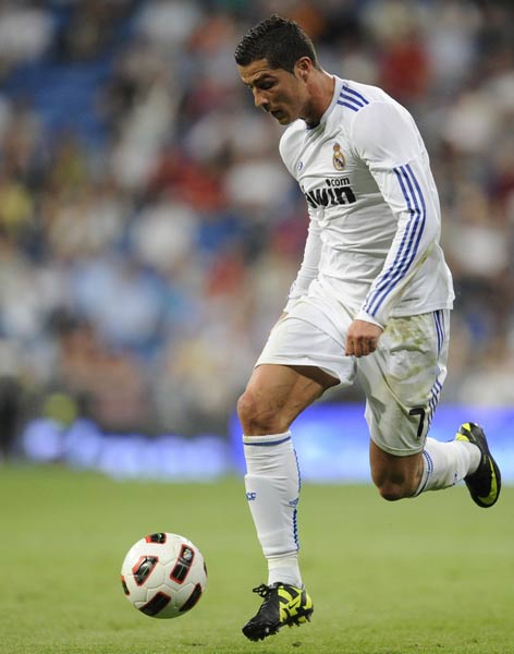 罗伊斯重返多特主场，俱乐部官方社媒发文欢迎（多特官方社媒发文：欢迎罗伊斯回归主场）