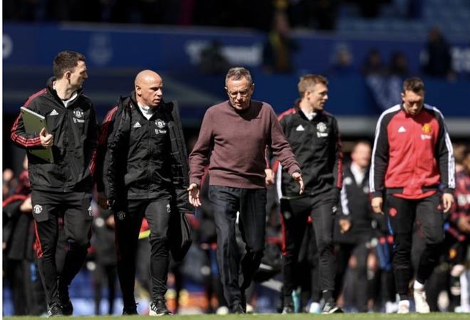 每体：对阵马竞，弗里克考虑再次启用赫拉德-马丁踢中后卫（每体：战马竞，弗里克或再启用赫拉德-马丁出任中卫）