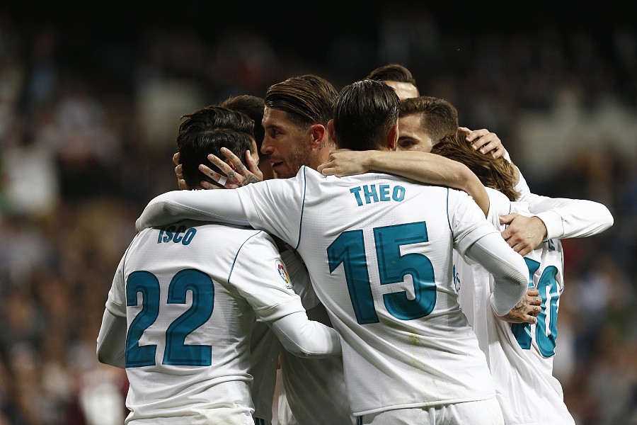 艾顿称自己是防守支柱！雷迪克：防守端他确实发挥了重要作用（艾顿自称防守中流砥柱，雷迪克：他在防守端作用明显）