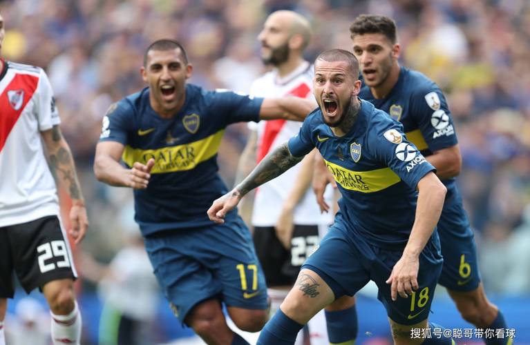 黄希扬：向余望在国奥遭受巨大质疑，归队后每个人都在鼓励他（黄希扬：向余望在国奥饱受质疑，回归后得到全队鼓励）