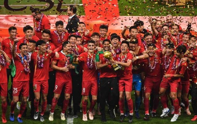 卡斯尔成最年轻30+10+5&3三分且命中率不低于70%球员（卡斯尔成史上最年轻单场30分10板5助+3记三分且命中率不低于70%的球员）