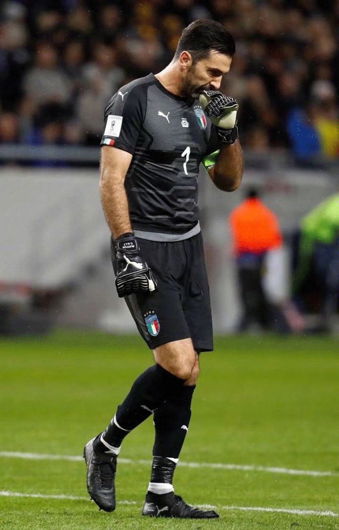 梅西接受ESPN专访，聊世界杯连冠：很难！但会拼！（梅西接受ESPN采访：世界杯卫冕不易，但我们会拼到底）