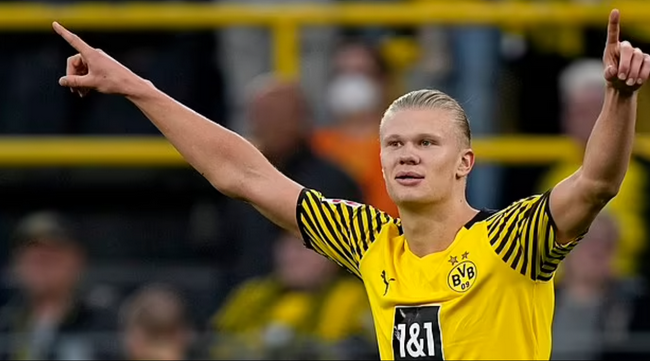 布翁焦尔诺谈主场欧冠首秀：听见欧冠主题曲时我感到无比激动（布翁焦尔诺回忆主场欧冠首秀：欧冠主题曲响起那刻让我激动万分）