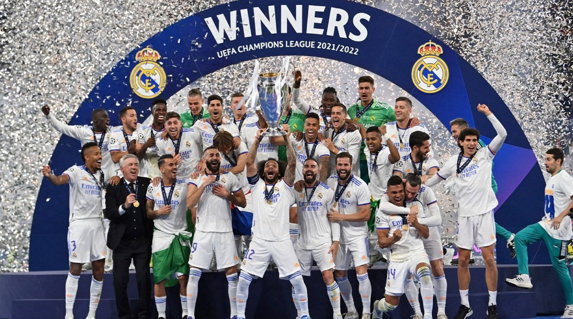 伯纳乌变装，现代化球场伯纳乌＂秒变＂橄榄球比赛场地（伯纳乌华丽变身：现代化球场一键切换橄榄球赛场）