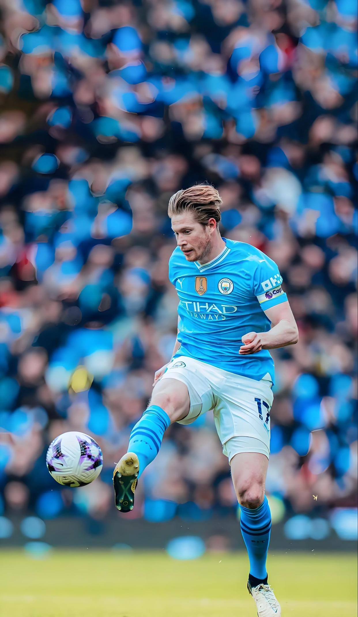 2025年球衣销量：亚马尔力压梅罗排第一；皇萨塔俱乐部前三（2025年球衣热卖榜：亚马尔超越梅罗夺魁，皇萨塔包揽俱乐部前三）