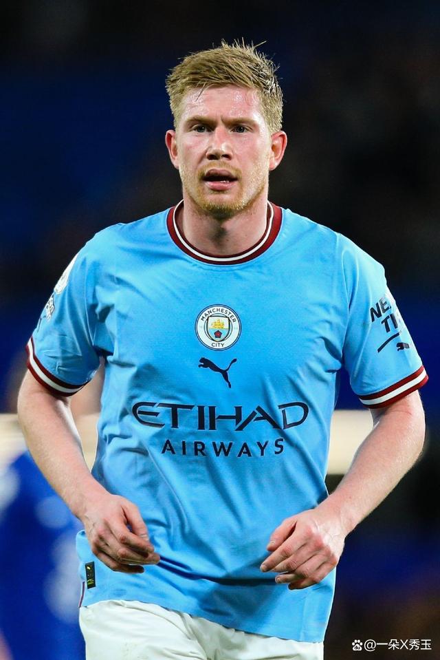 绿茵上的精准艺术：高尔夫运动的优雅与坚守（果岭间的精确之美：高尔夫的优雅与执着）