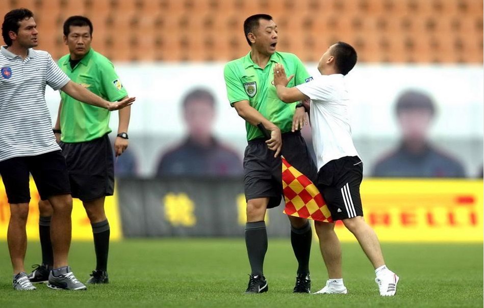 与去年排名相同，北京国安与山东泰山分别锁定中超第四第五（与去年持平，北京国安、山东泰山分列中超第四、第五）