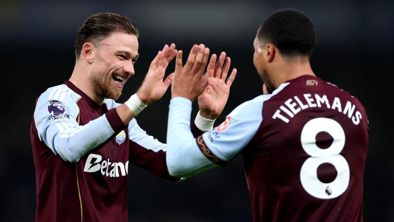 B费：留在曼联是因相信能在这赢得荣誉；和裁判摊手是沟通习惯（B费：留队曼联因坚信能在此赢得荣誉；向裁判摊手只是沟通方式）