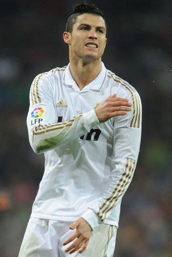 替补戴帽，凯恩当选斯图加特vs拜仁全场最佳球员（凯恩替补戴帽，获评斯图加特vs拜仁全场最佳）